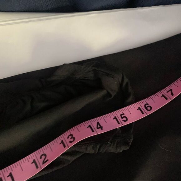 Lululemon Run a Marathon Crop - Picture 6 of 6